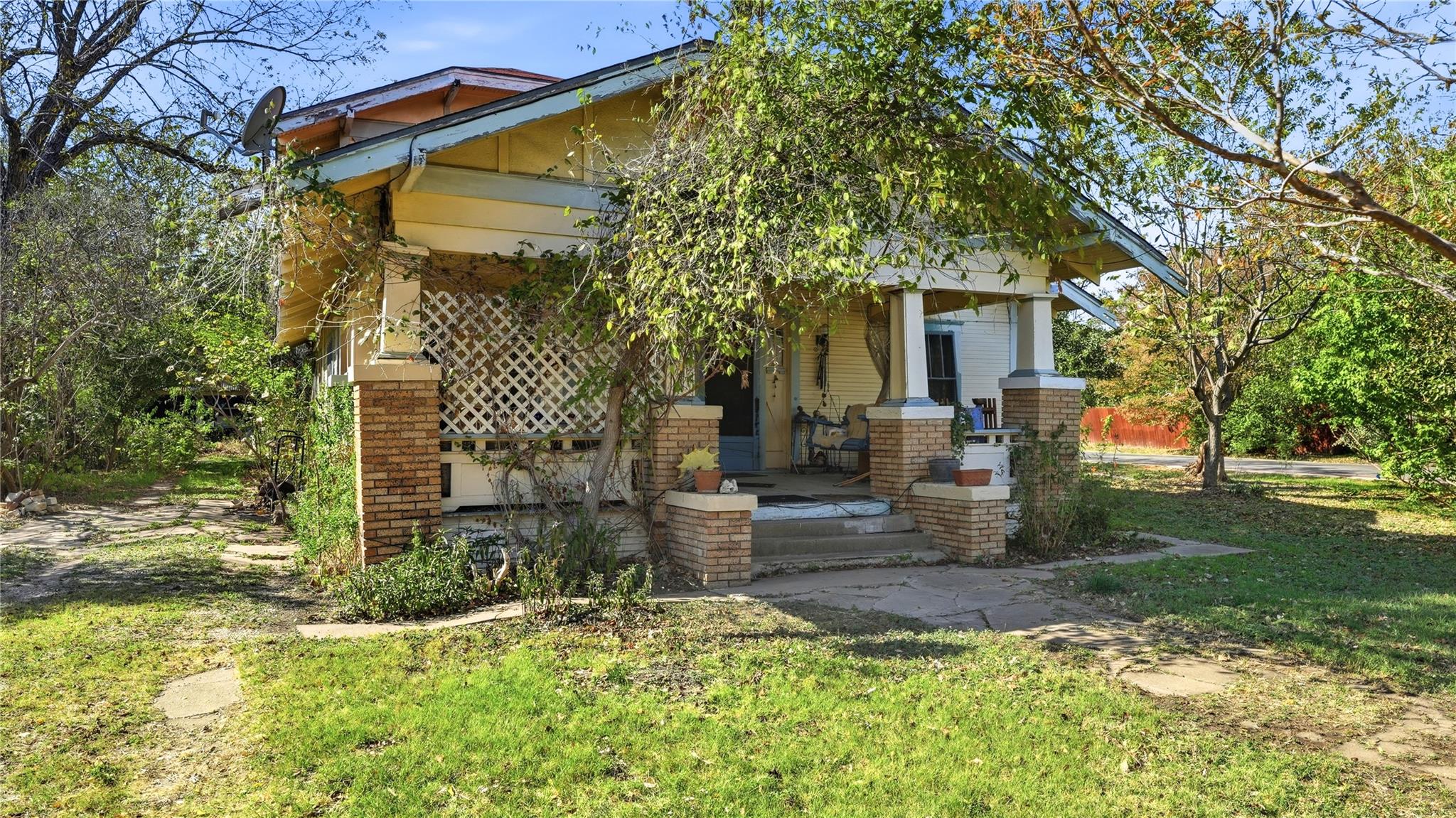 207 Main St, Hutto, TX 78634
