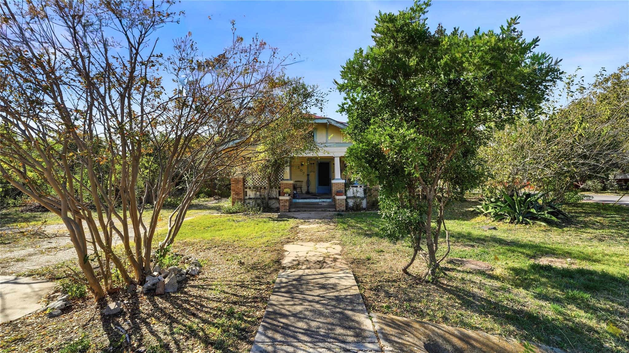 207 Main St, Hutto, TX 78634