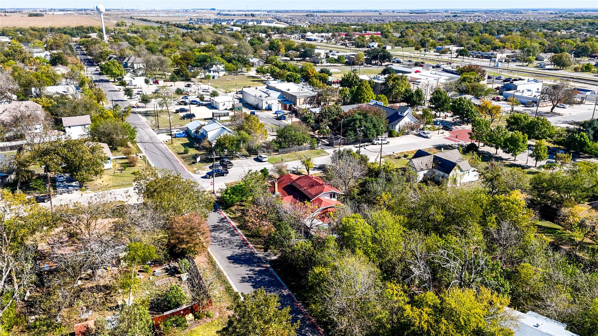 207 Main St, Hutto, TX 78634