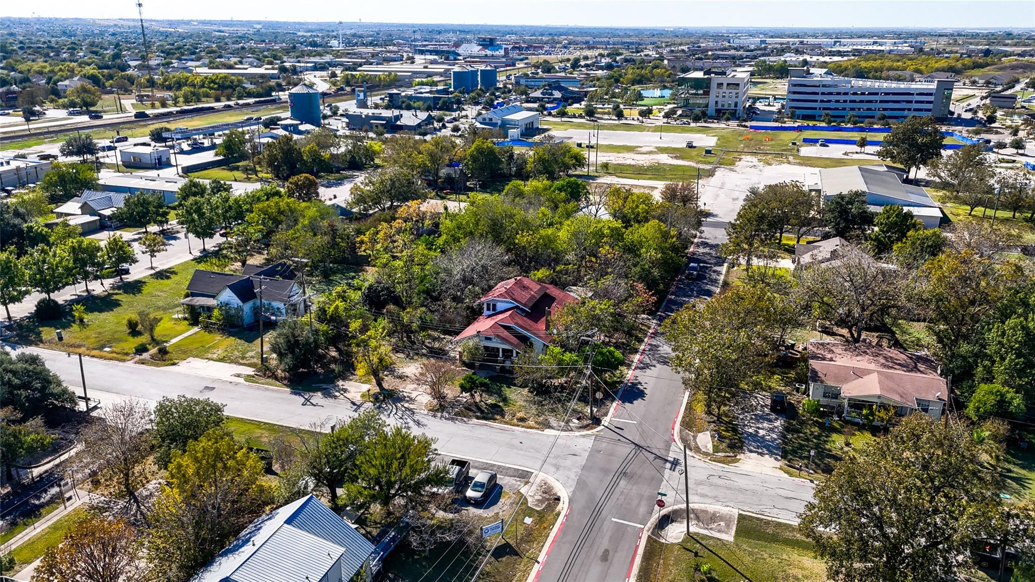 207 Main St, Hutto, TX 78634