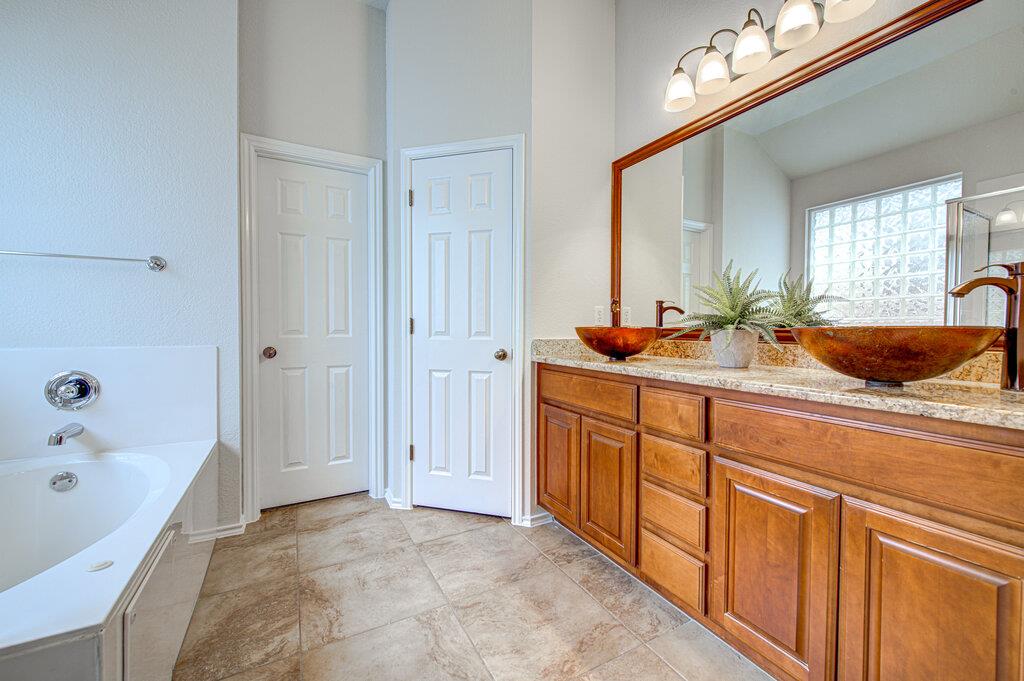 45 Cypress Knee Ln # 86, Lakeway, TX 78734