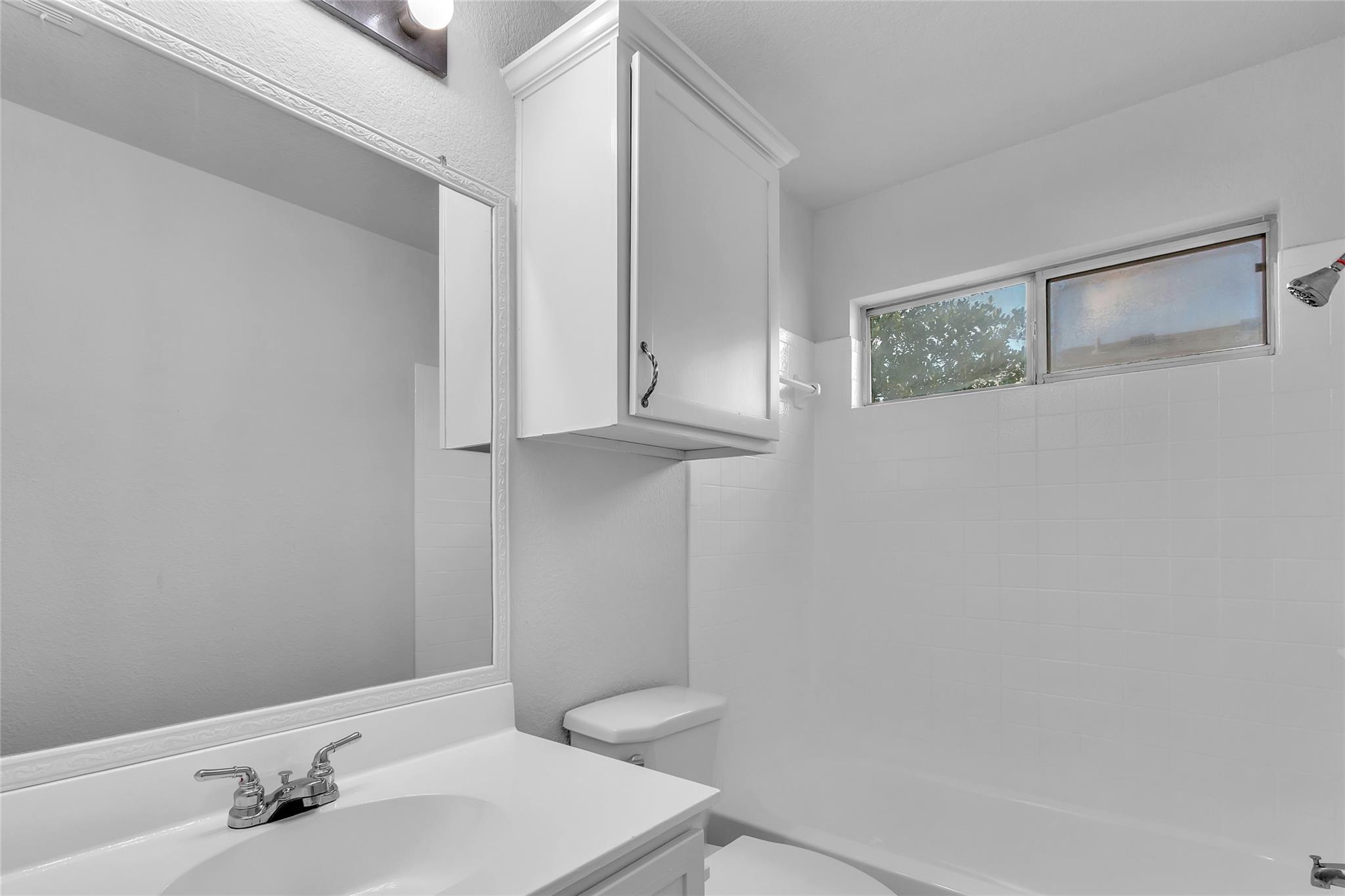 1012 Traci Michelle Dr, Pflugerville, TX 78660