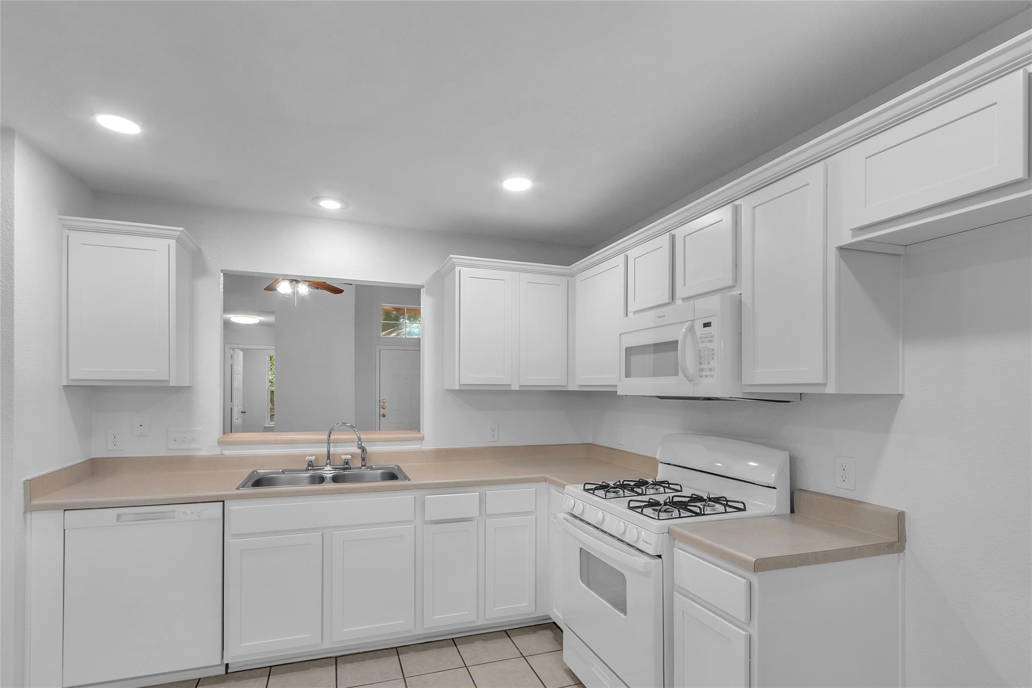 1012 Traci Michelle Dr, Pflugerville, TX 78660