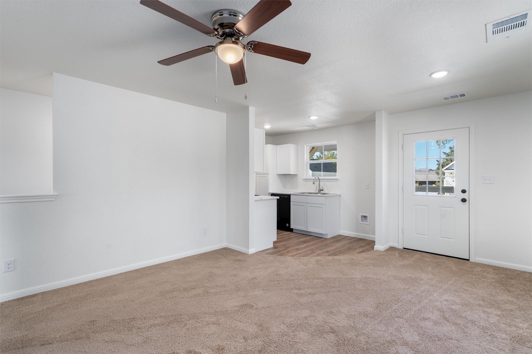 2002 2nd St # 402, Taylor, TX 76574