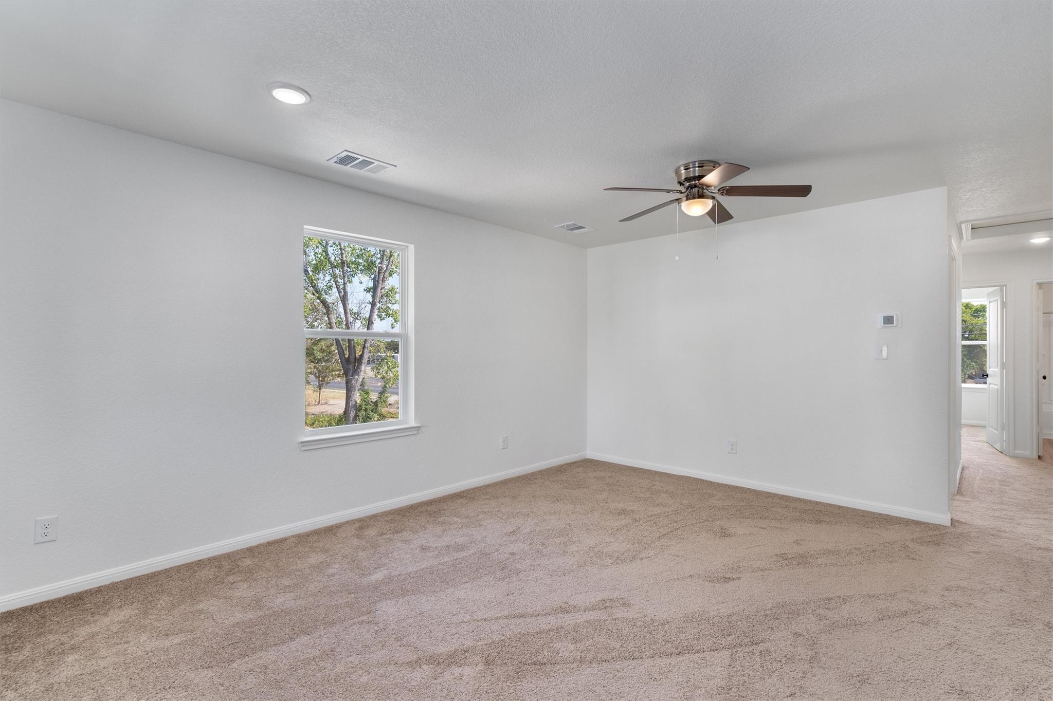 2002 2nd St # 402, Taylor, TX 76574