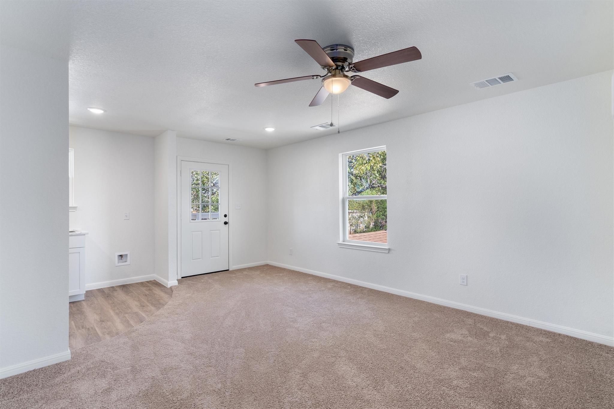 2002 2nd St # 402, Taylor, TX 76574