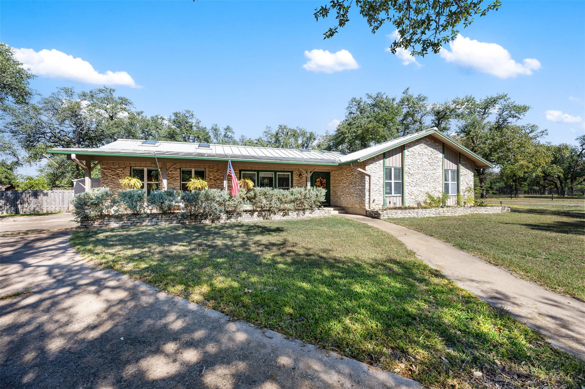 1109 Cedar Park Dr, Cedar Park, TX 78613