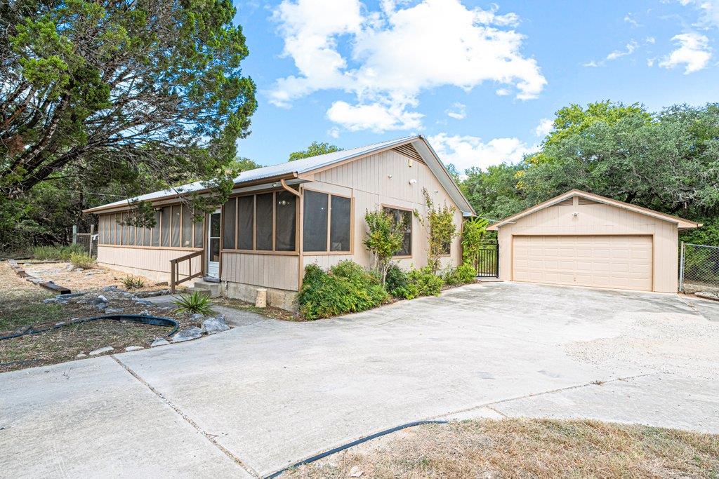 10 W El Camino Real, Wimberley, TX 78676