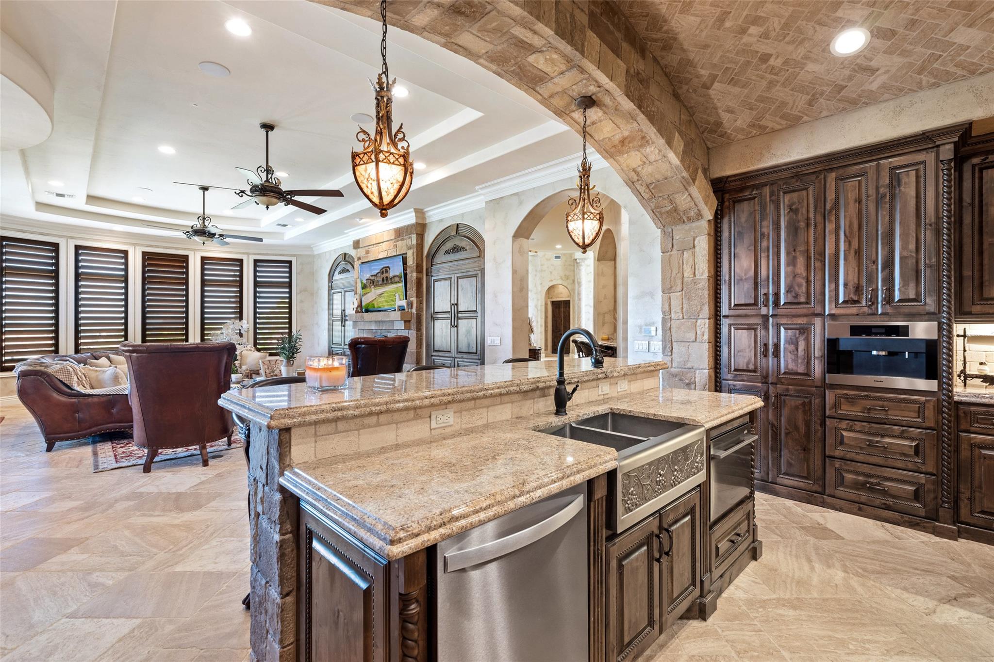 210 Costa Bella Dr, Austin, TX 78734