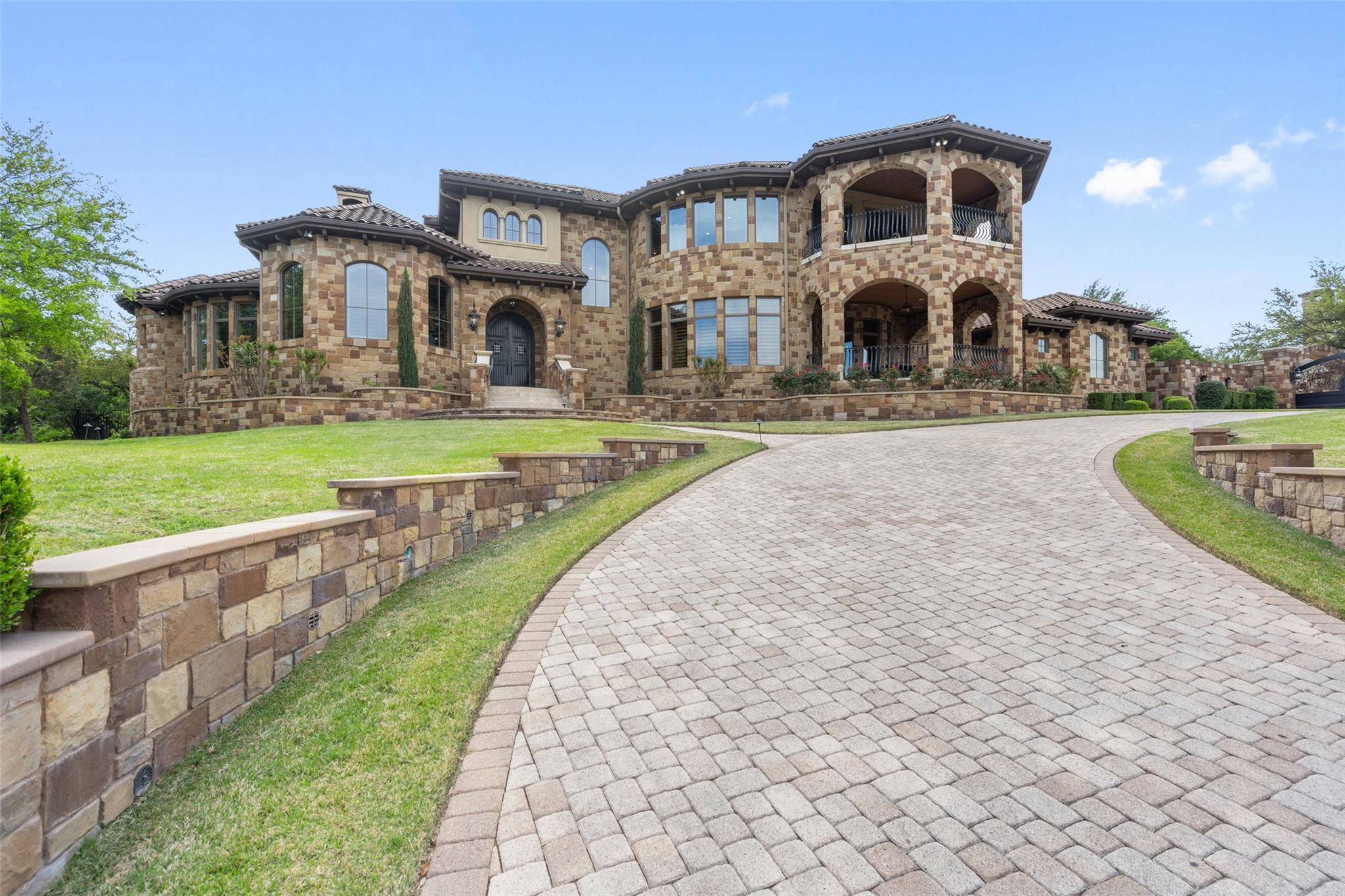210 Costa Bella Dr, Austin, TX 78734