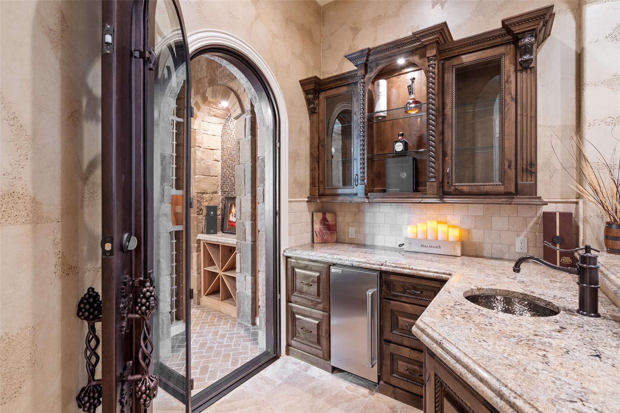 210 Costa Bella Dr, Austin, TX 78734