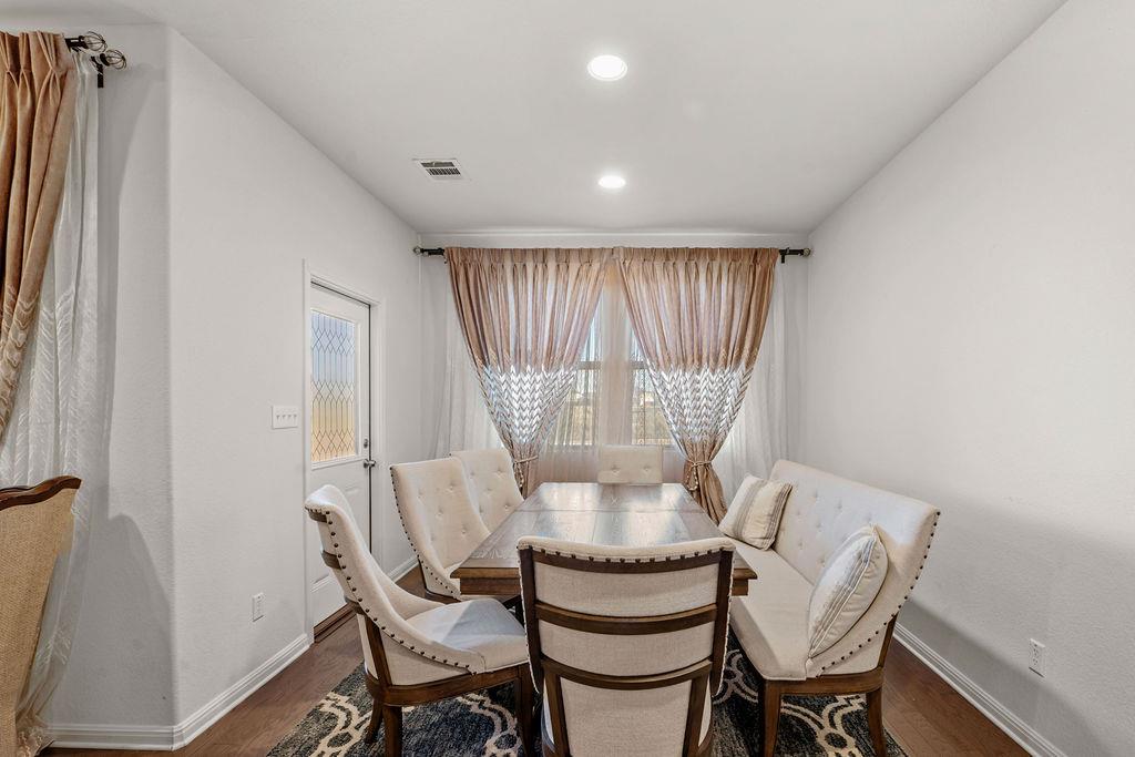 808 S San Marcos St, Manor, TX 78653