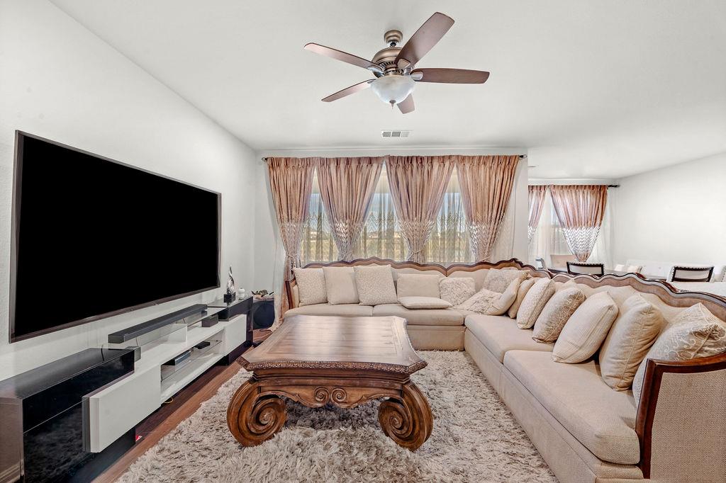 808 S San Marcos St, Manor, TX 78653