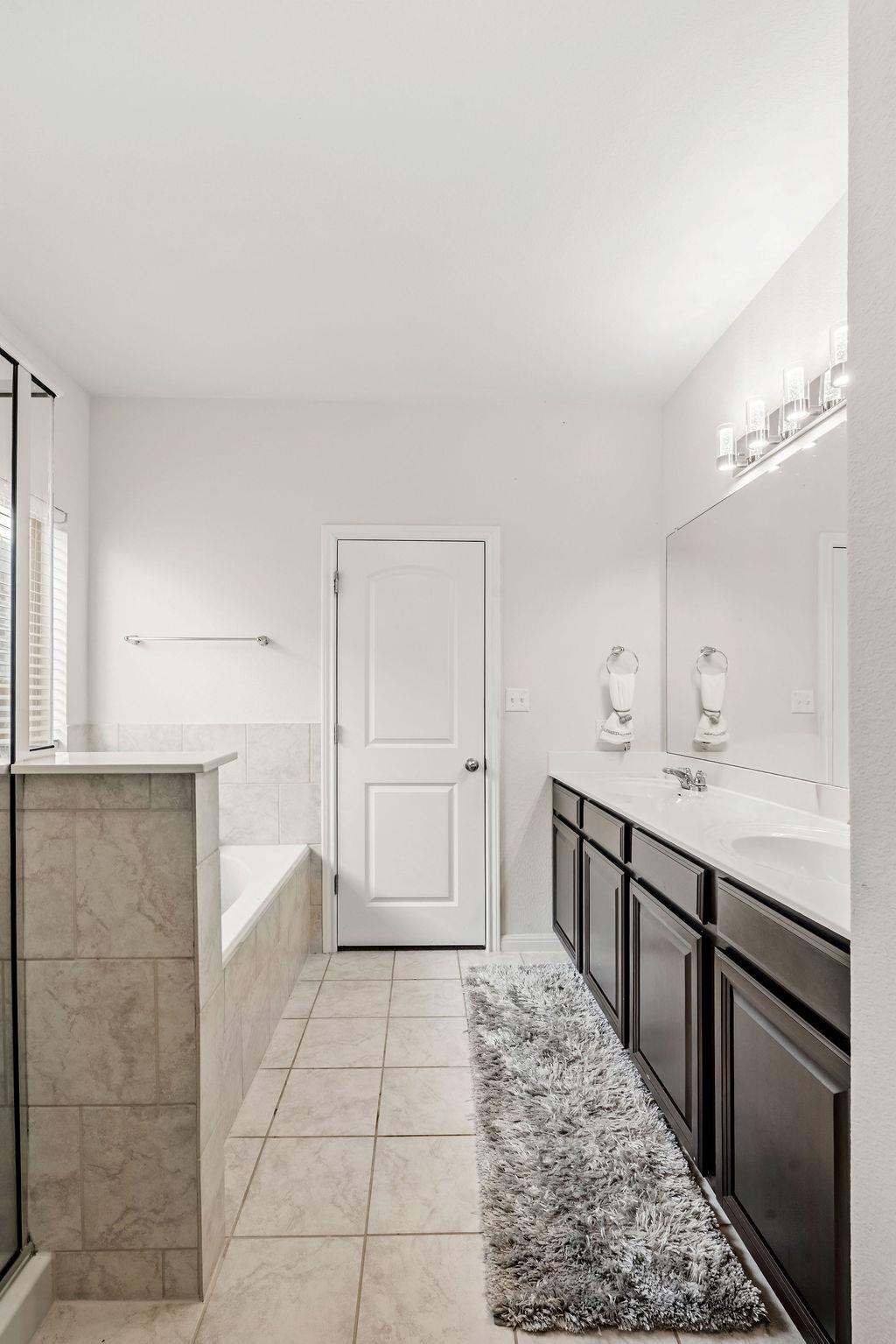 808 S San Marcos St, Manor, TX 78653