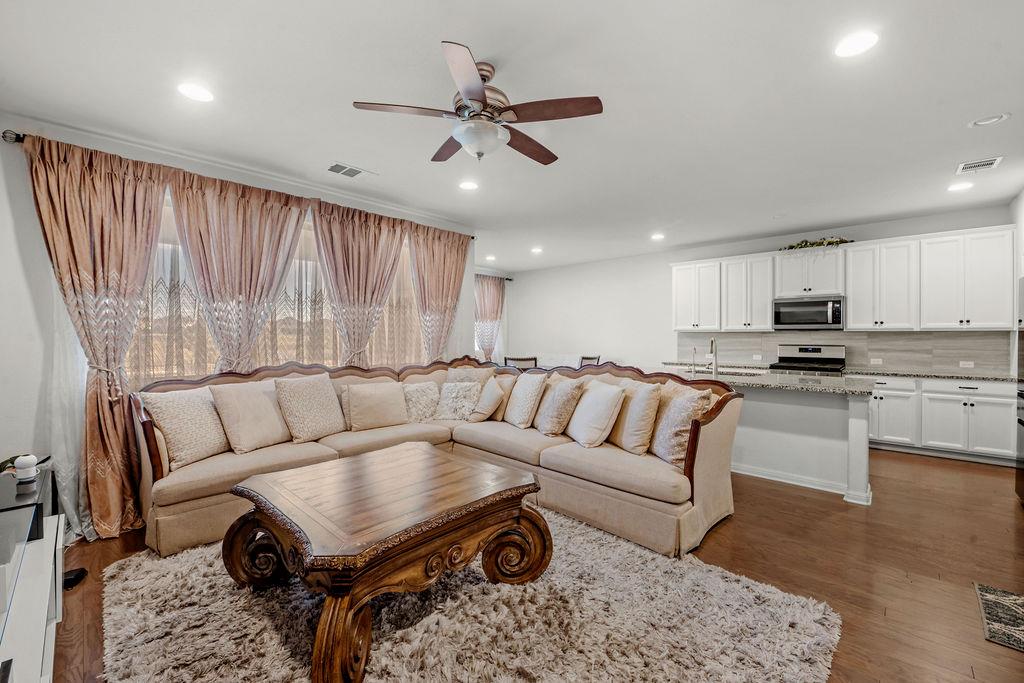 808 S San Marcos St, Manor, TX 78653