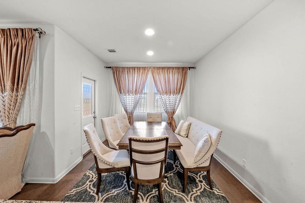 808 S San Marcos St, Manor, TX 78653