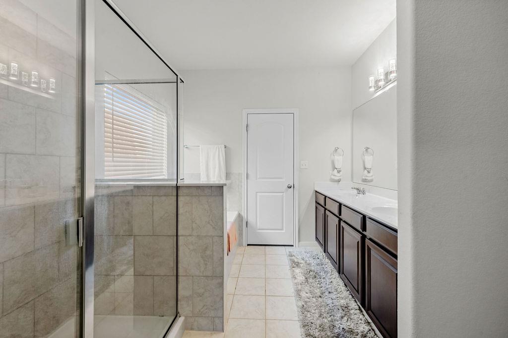 808 S San Marcos St, Manor, TX 78653