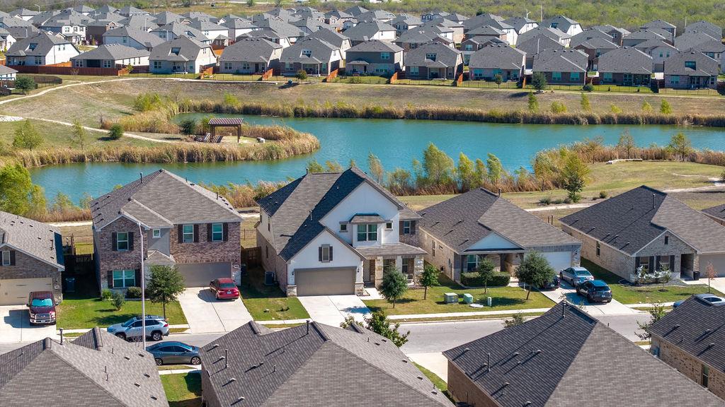 808 S San Marcos St, Manor, TX 78653