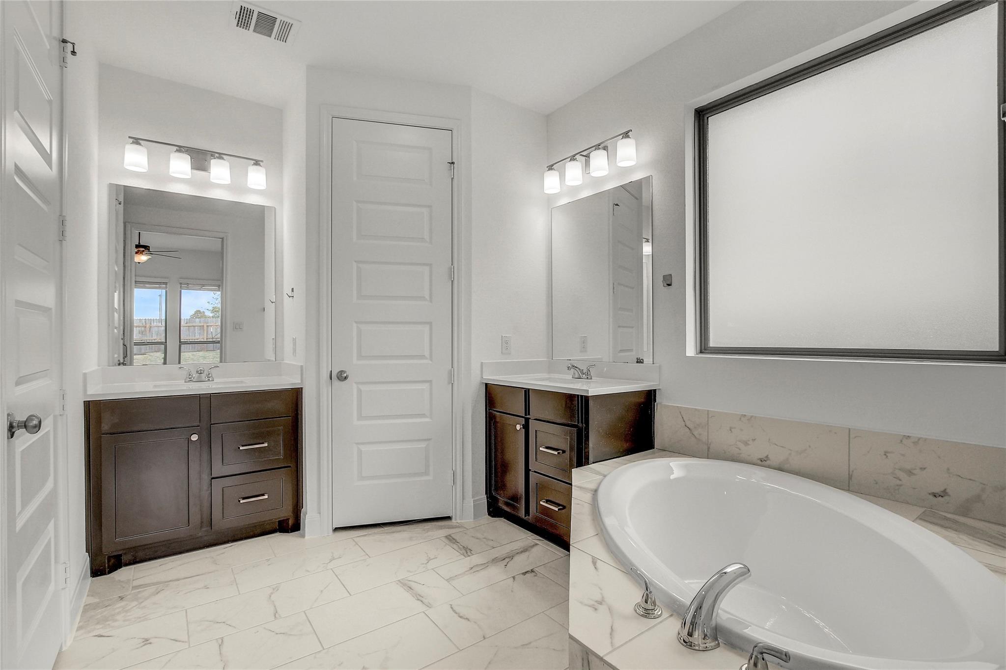 102 Marvins Bnd, Georgetown, TX 78626