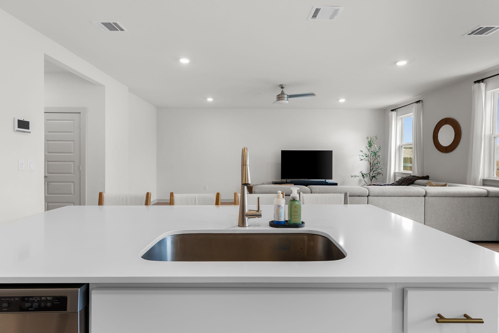 7904 Linda Michelle Ln, Austin, TX 78724