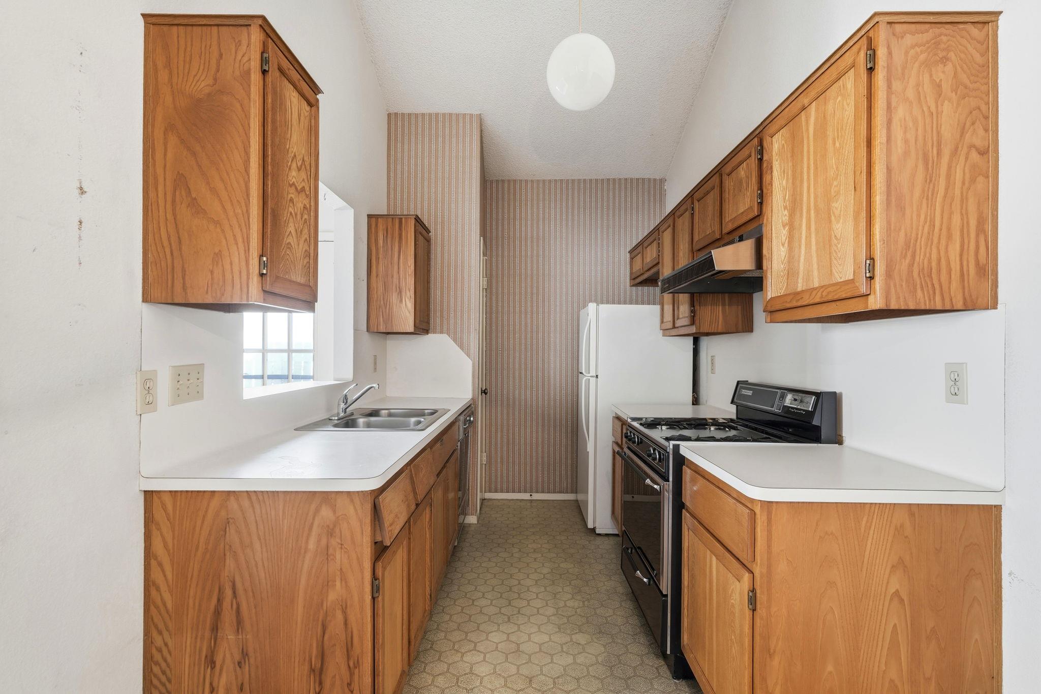 6501 Brush Country Rd # 120, Austin, TX 78749