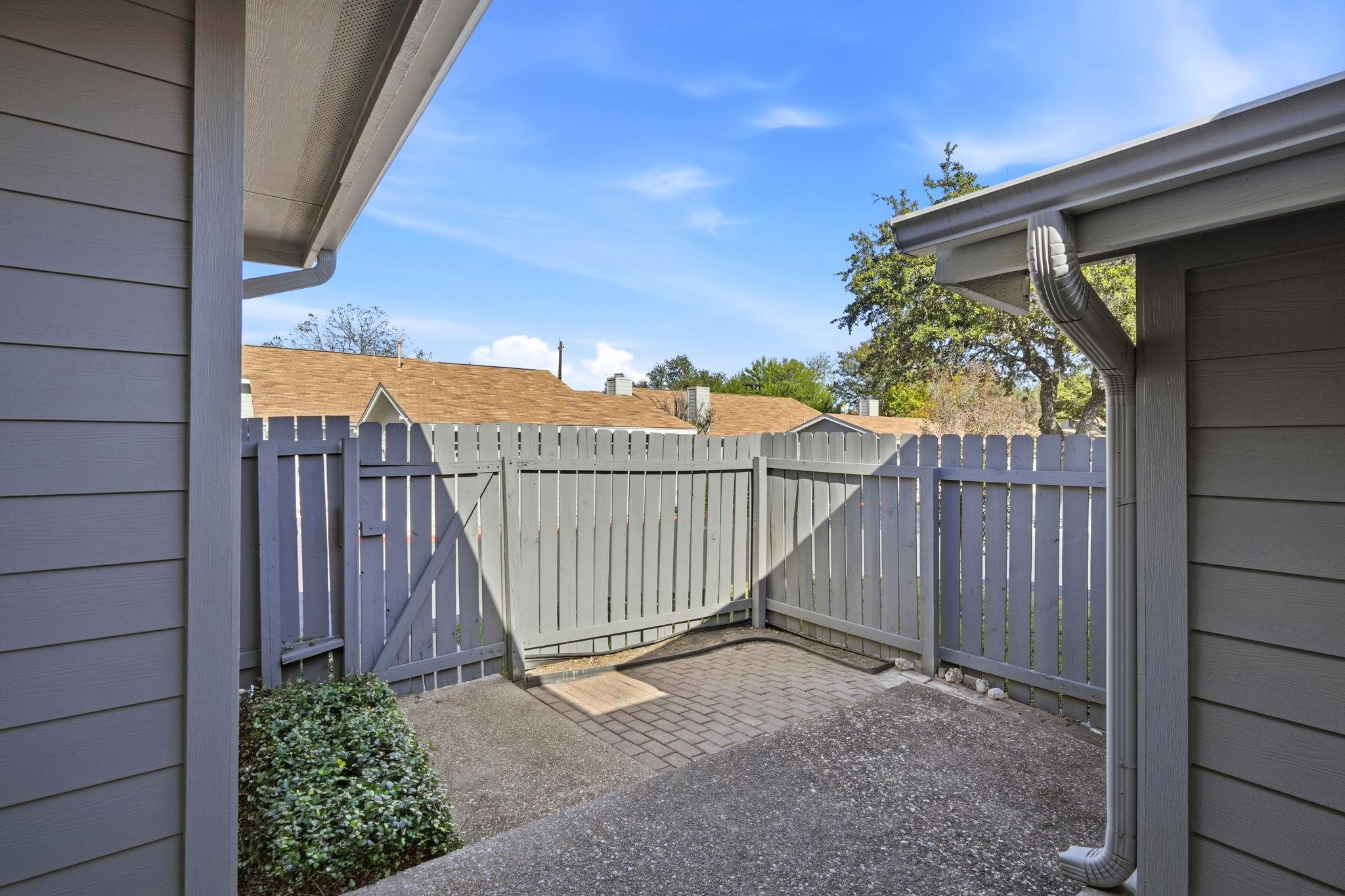 6501 Brush Country Rd # 120, Austin, TX 78749