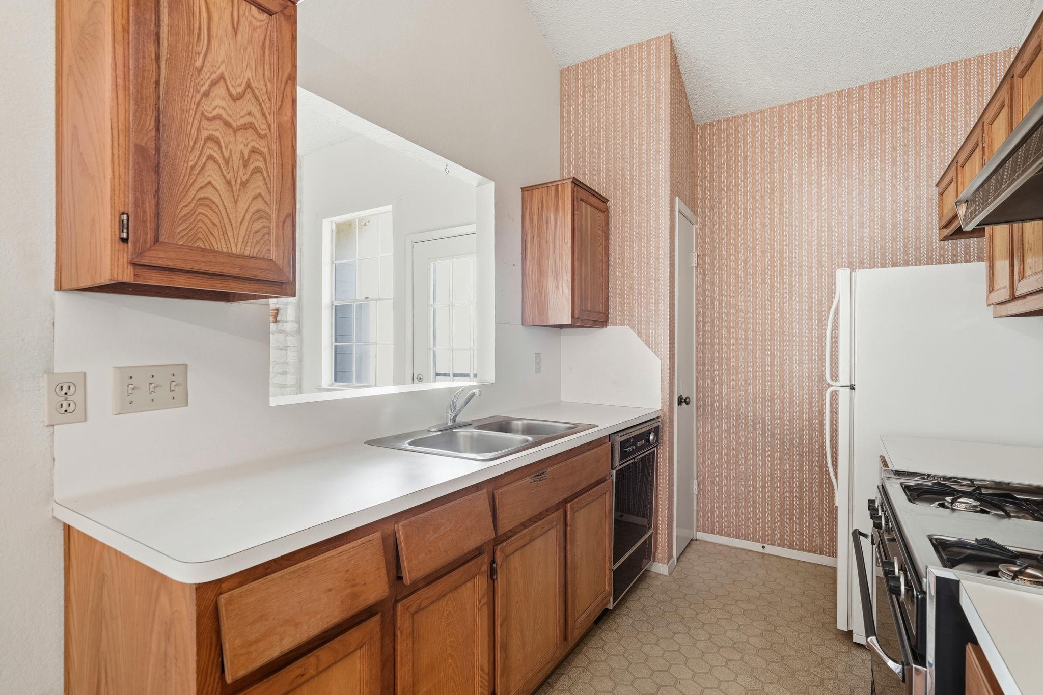 6501 Brush Country Rd # 120, Austin, TX 78749