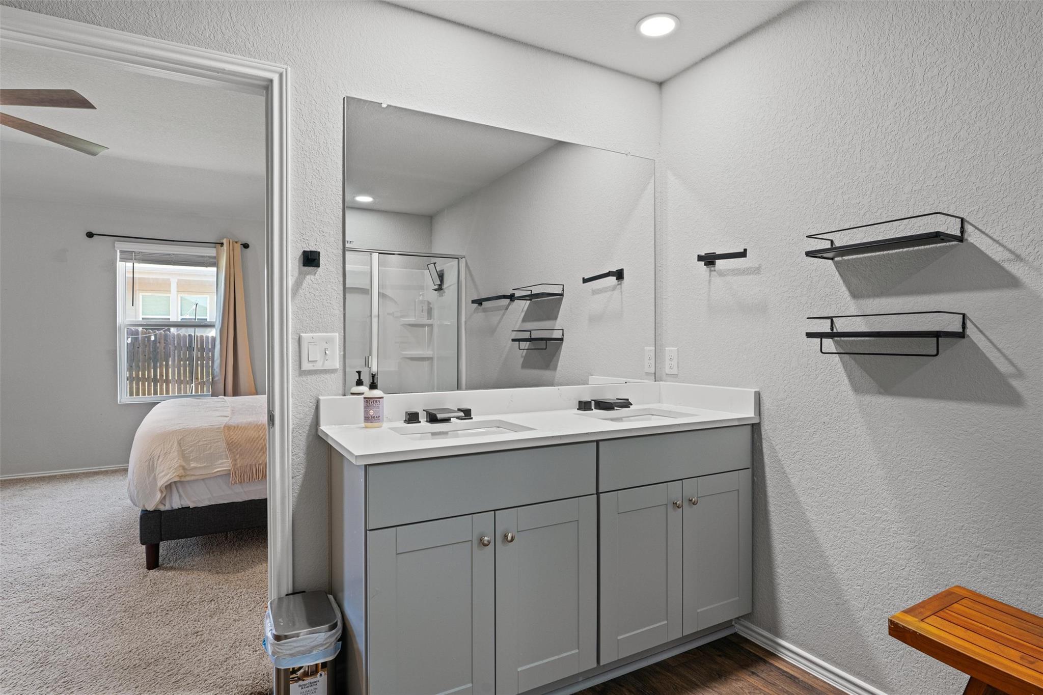 6021 Roderick Dr, Austin, TX 78724