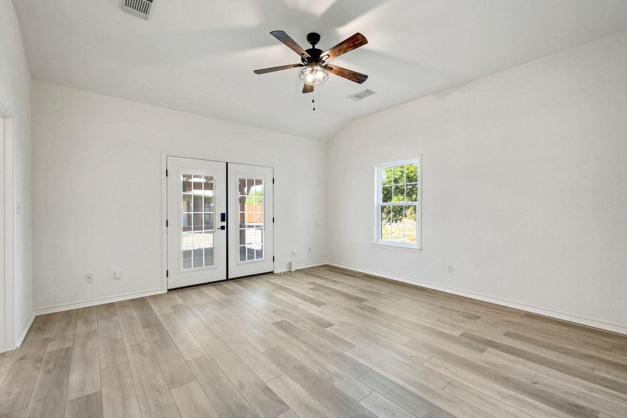 309 Deer Creek Dr, San Marcos, TX 78666