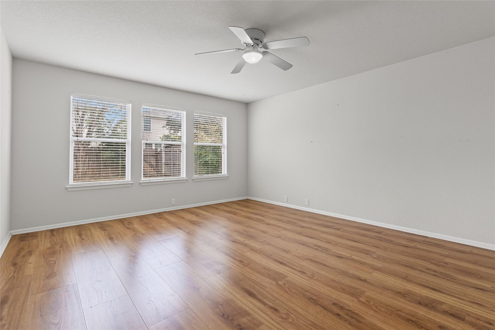 760 Kingfisher Ln, Leander, TX 78641