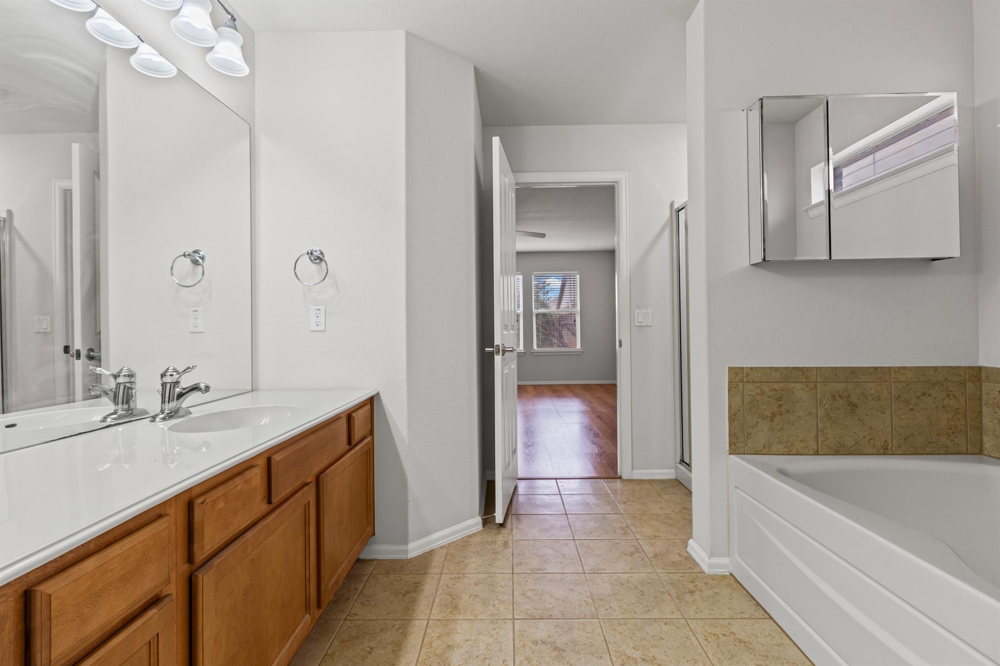 760 Kingfisher Ln, Leander, TX 78641