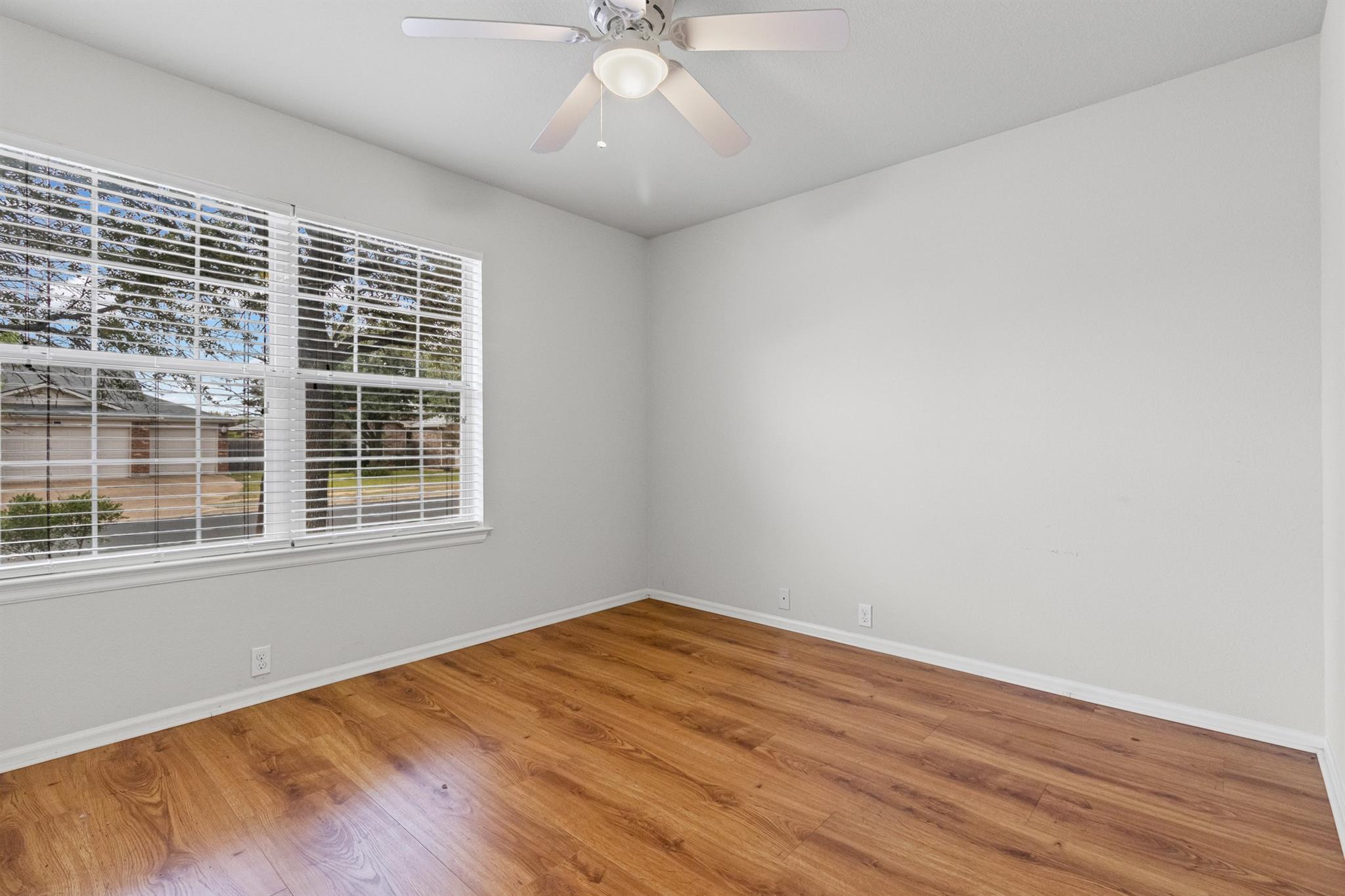 760 Kingfisher Ln, Leander, TX 78641