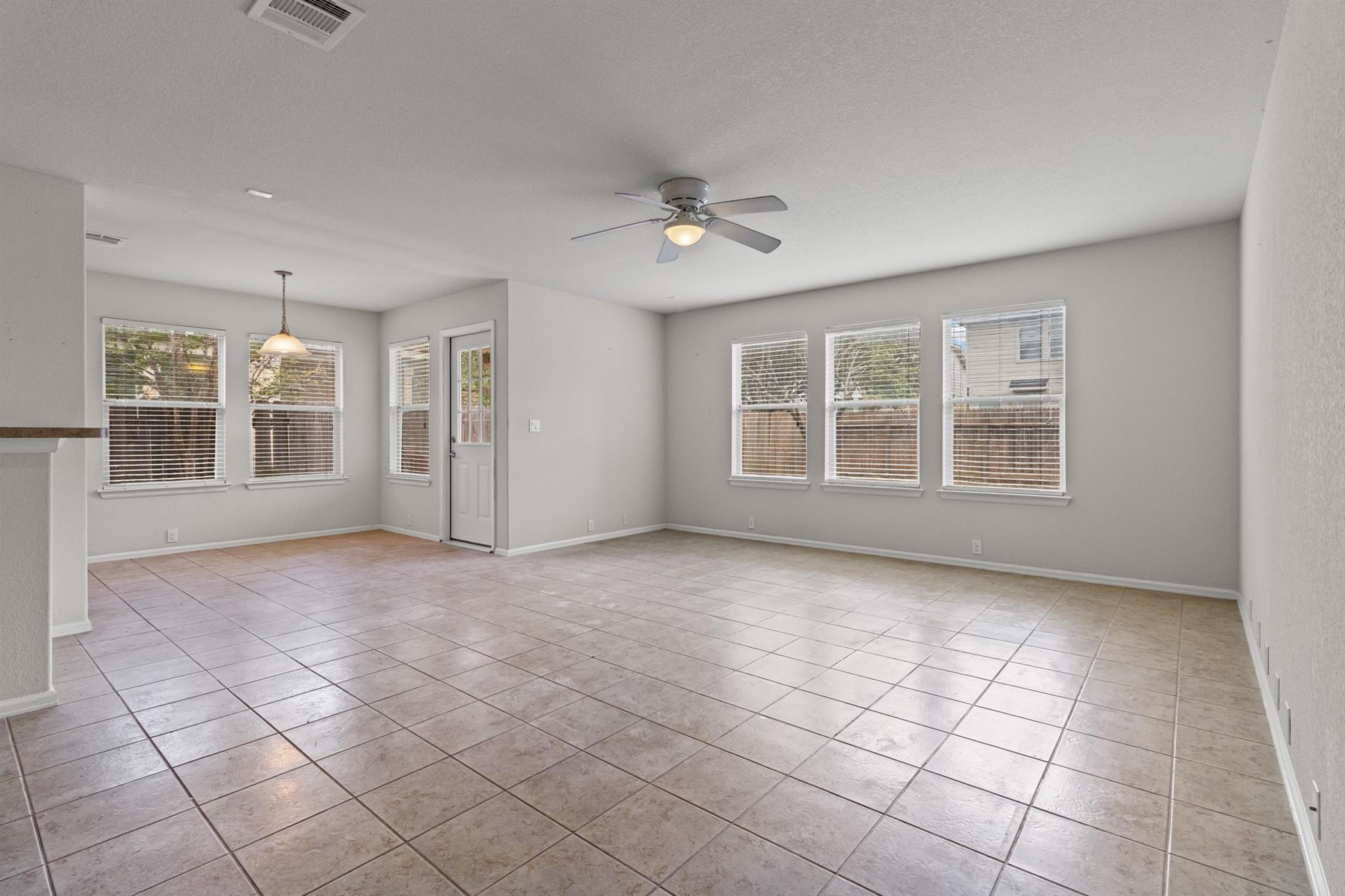 760 Kingfisher Ln, Leander, TX 78641