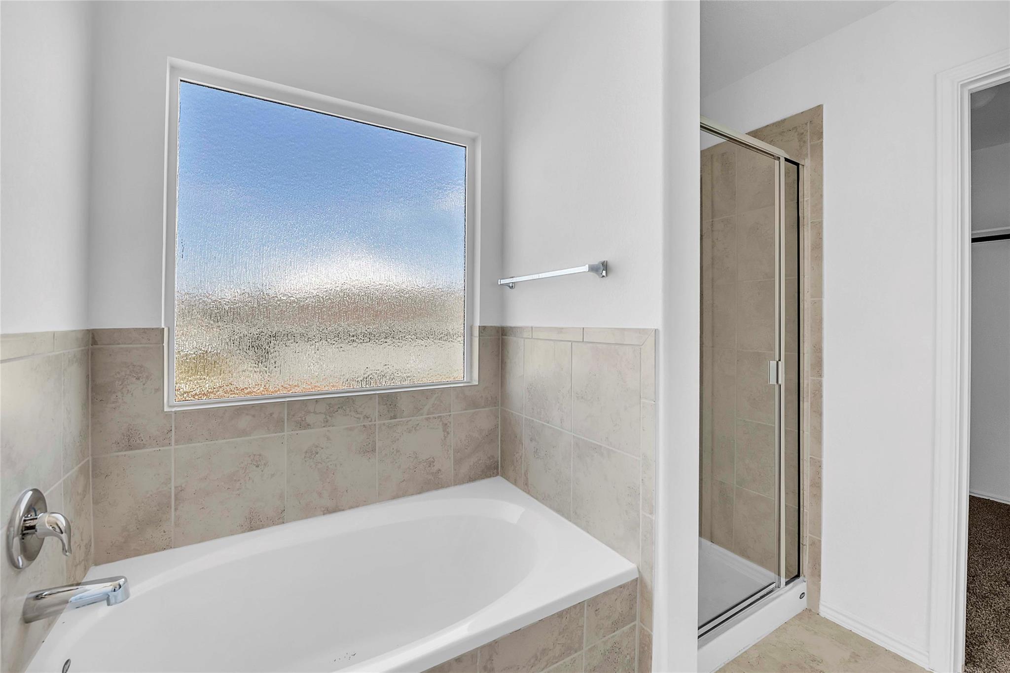 132 Bronco Billy Dr, Jarrell, TX 76537