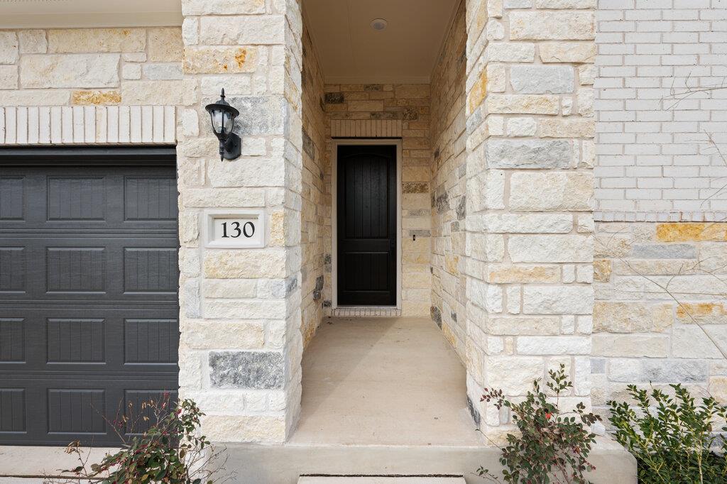 130 Rita Blanca Bnd, Bastrop, TX 78602