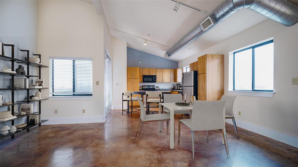 911 Keith Ln # 12, Austin, TX 78705