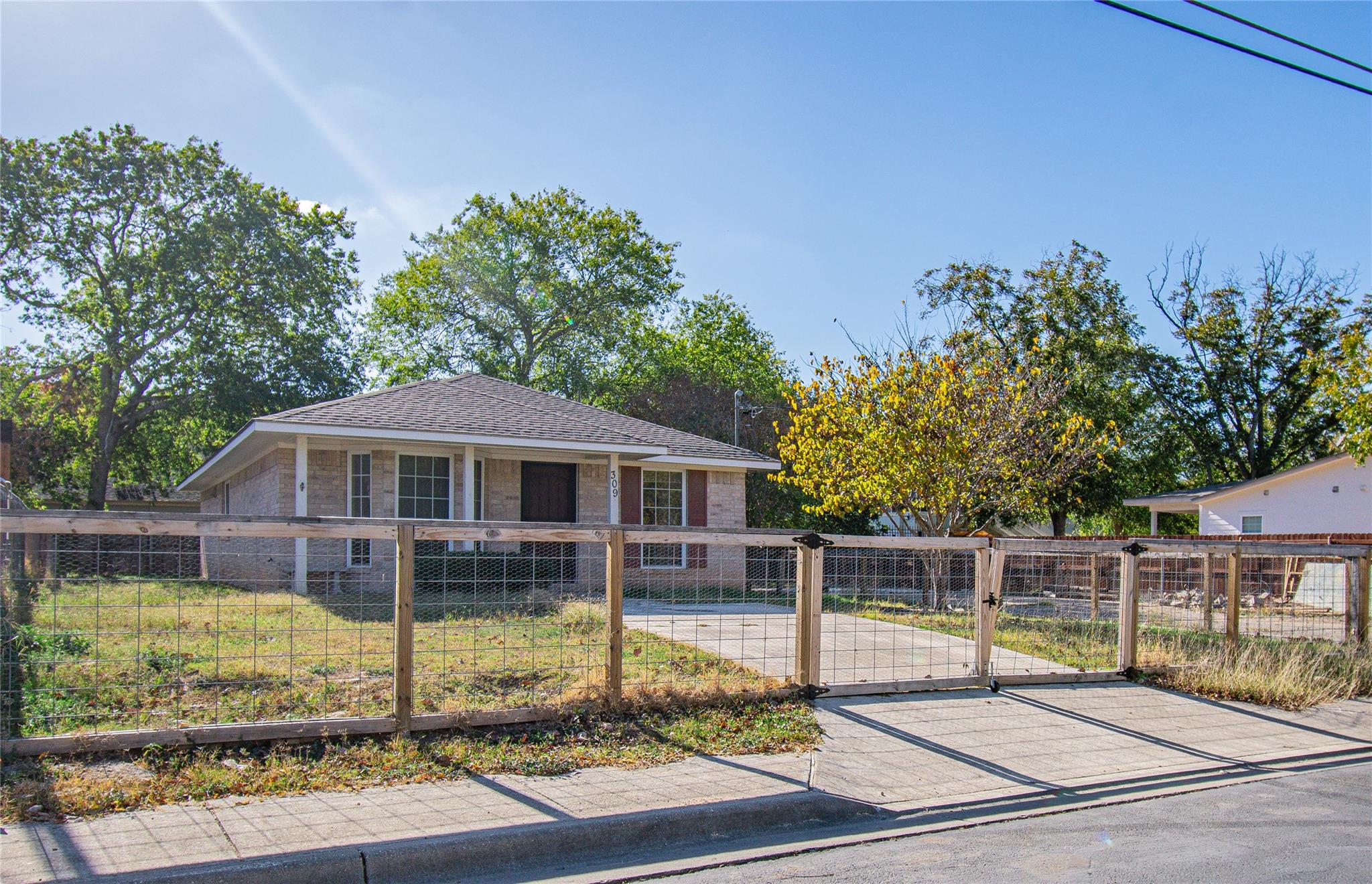 309 Ellis St, San Marcos, TX 78666