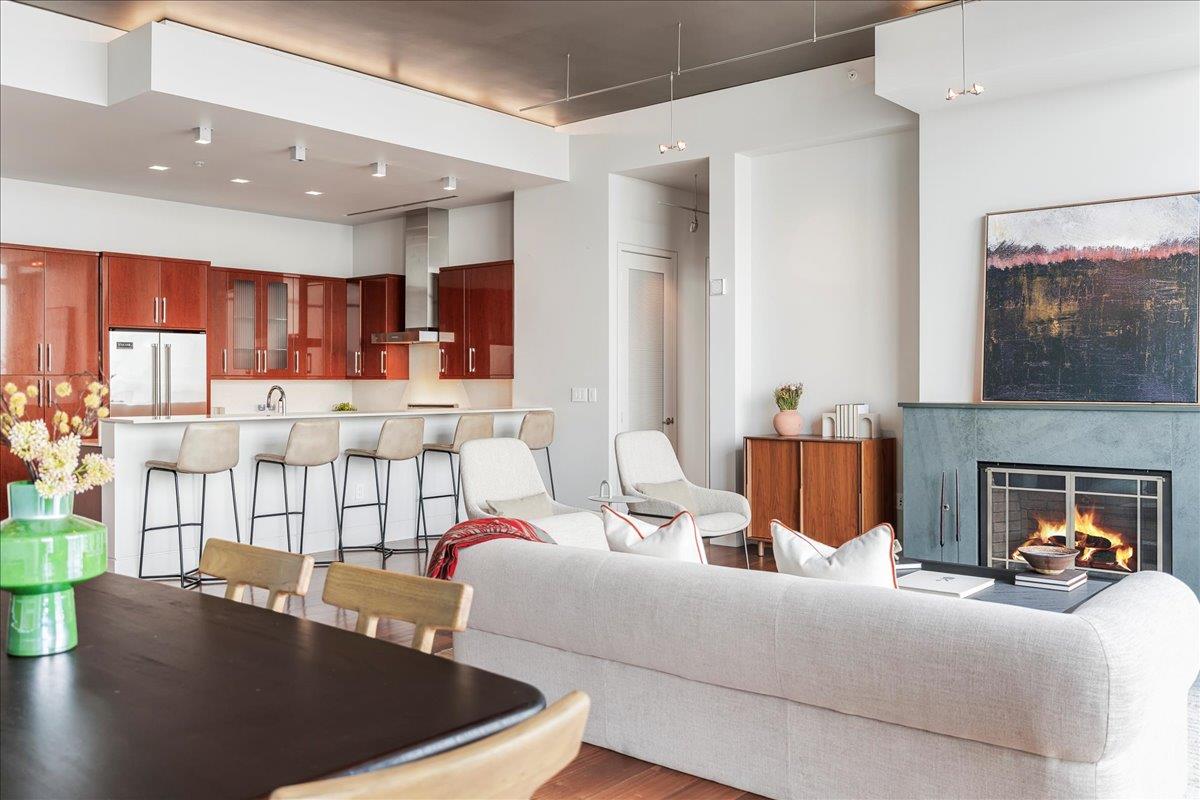 360 Nueces St # 4305, Austin, TX 78701