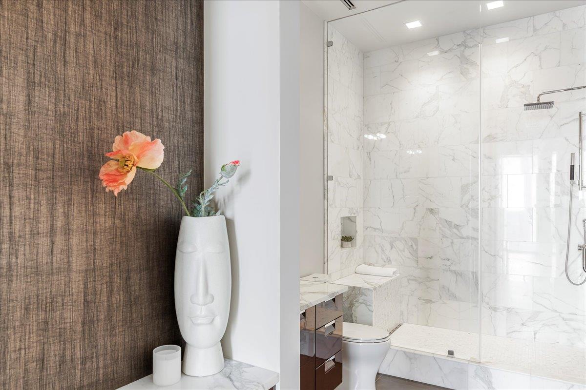 360 Nueces St # 4305, Austin, TX 78701