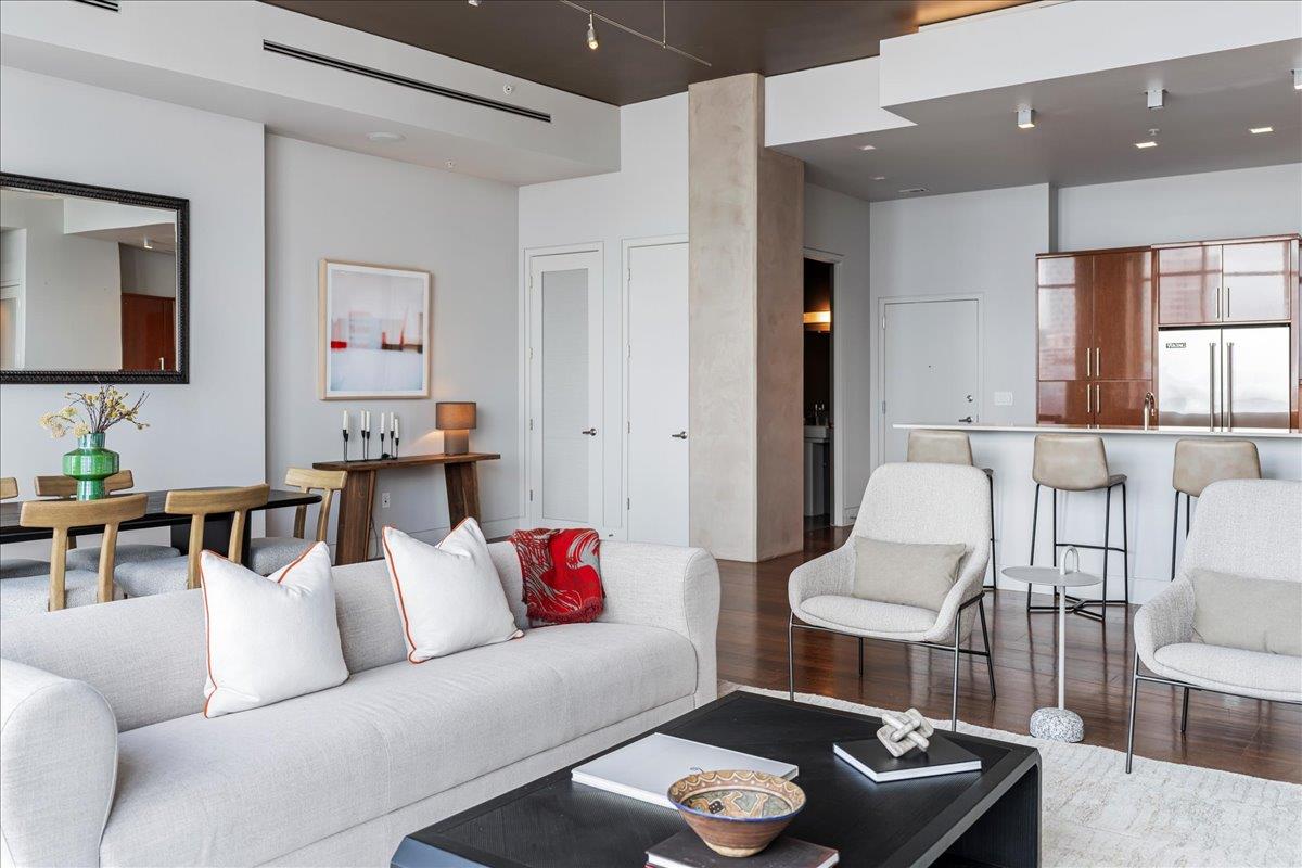 360 Nueces St # 4305, Austin, TX 78701