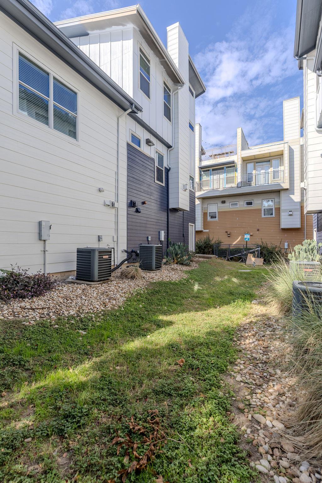 2606 Wilson St # 302, Austin, TX 78704