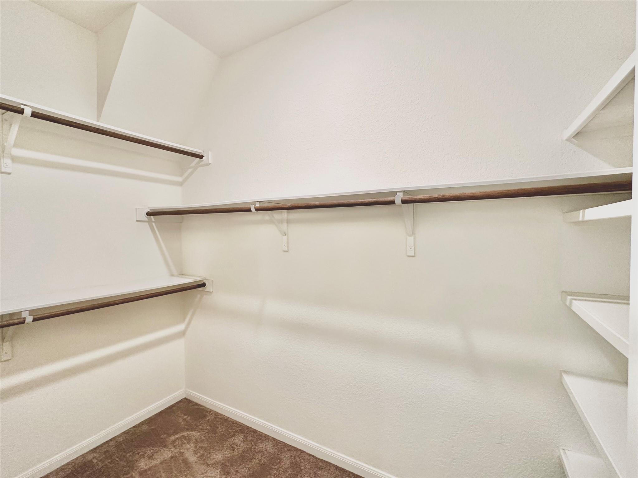 105 Eagle Lake Dr, Hutto, TX 78634