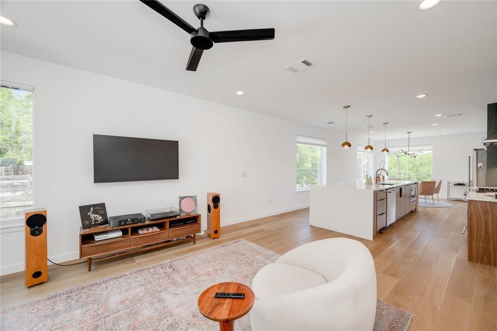 1208 Luna St # 1, Austin, TX 78721