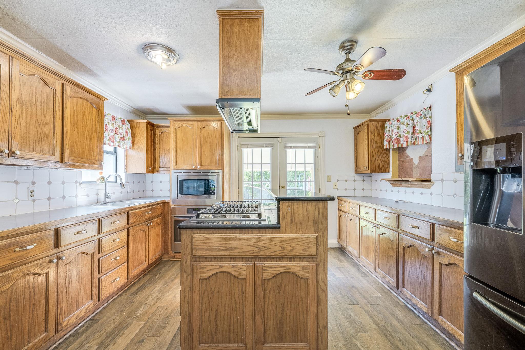 308 Regina Dr, Buda, TX 78610