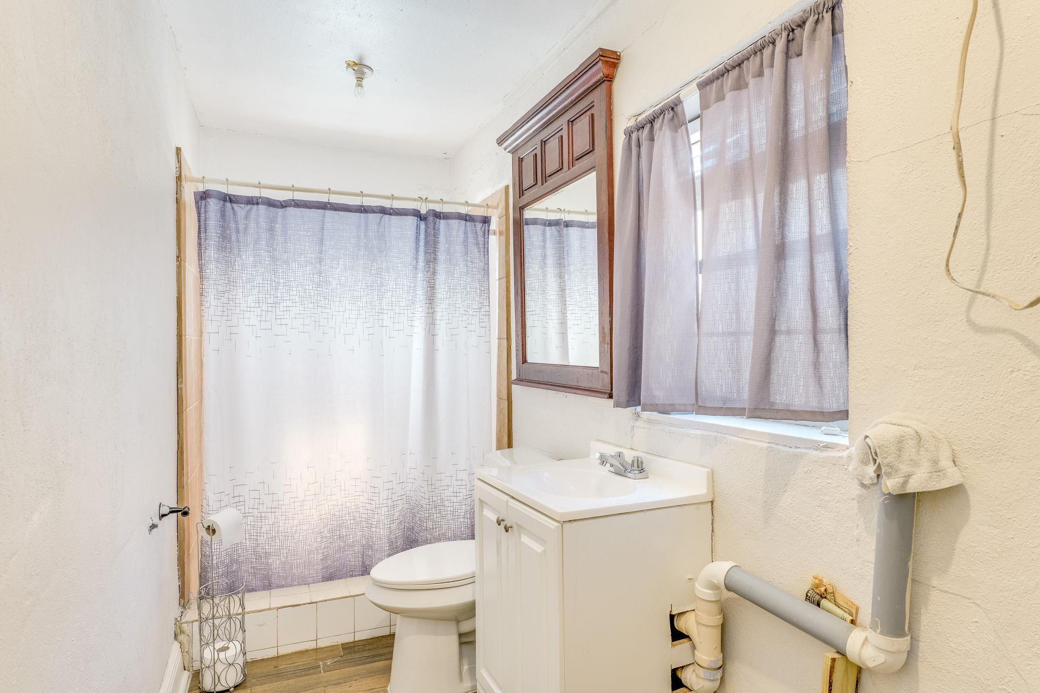 308 Regina Dr, Buda, TX 78610