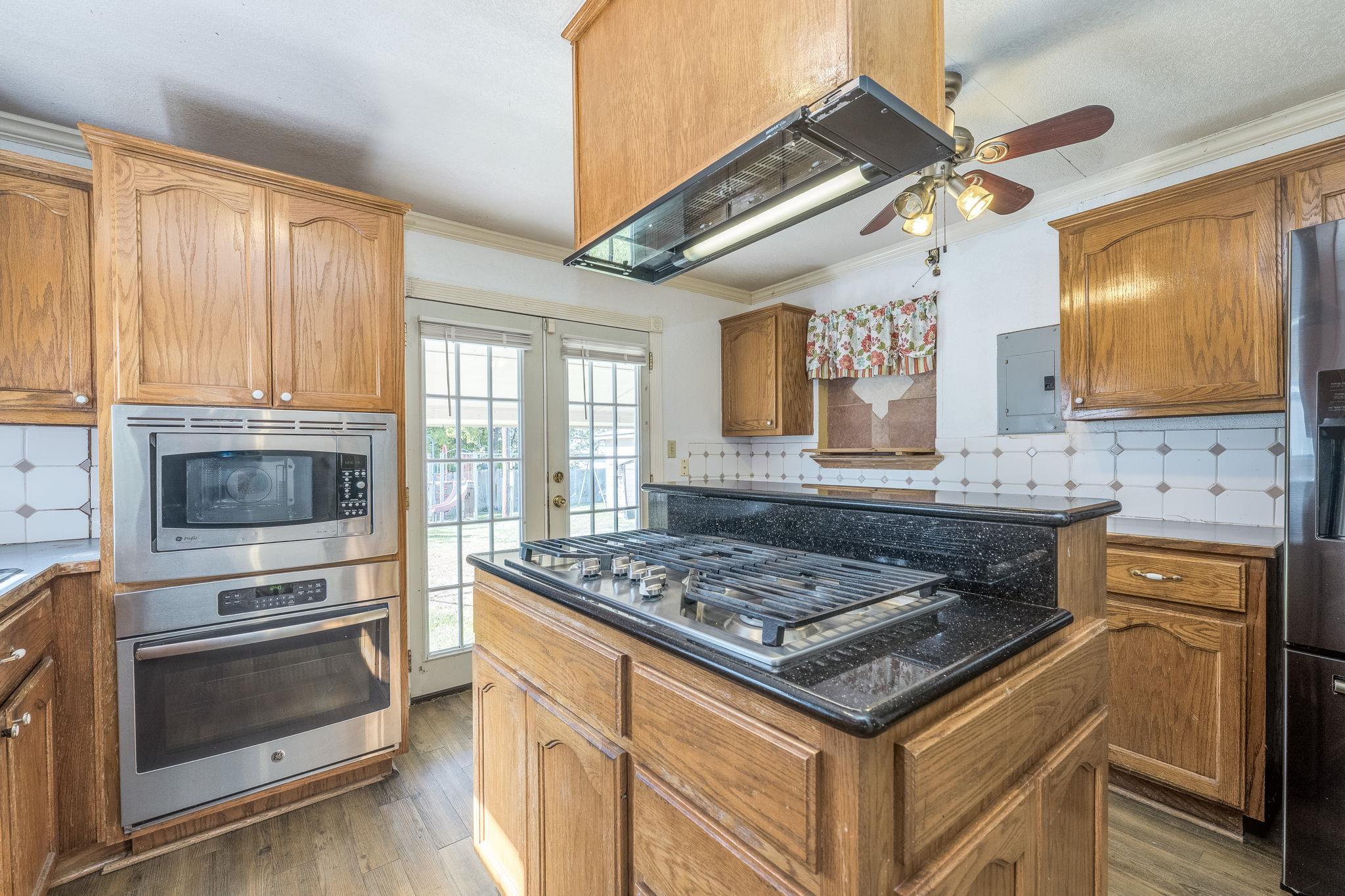 308 Regina Dr, Buda, TX 78610