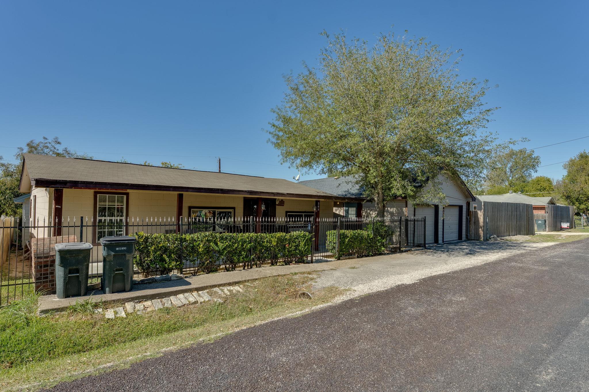 308 Regina Dr, Buda, TX 78610