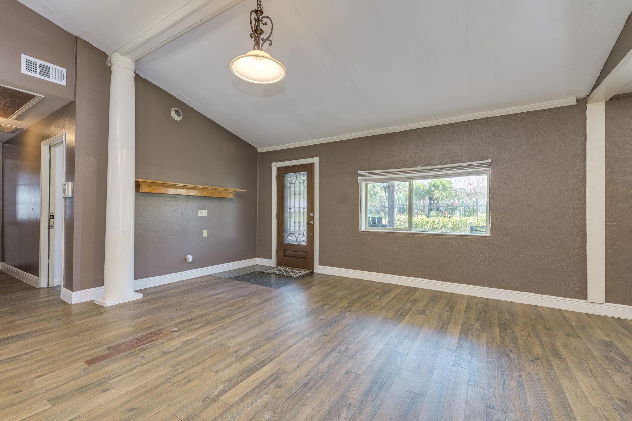 308 Regina Dr, Buda, TX 78610