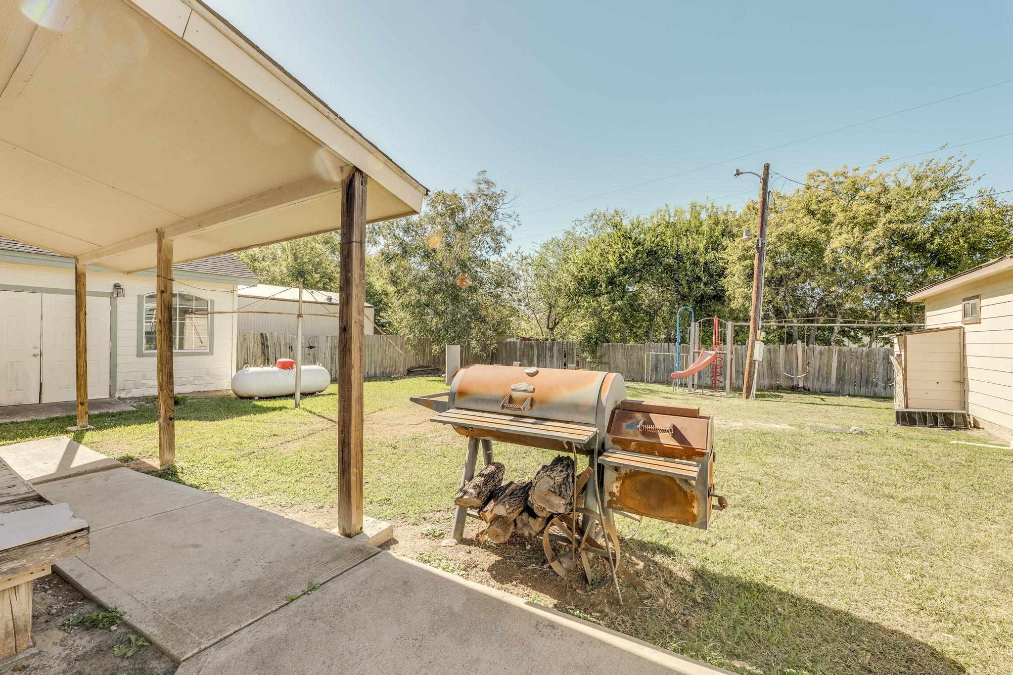 308 Regina Dr, Buda, TX 78610