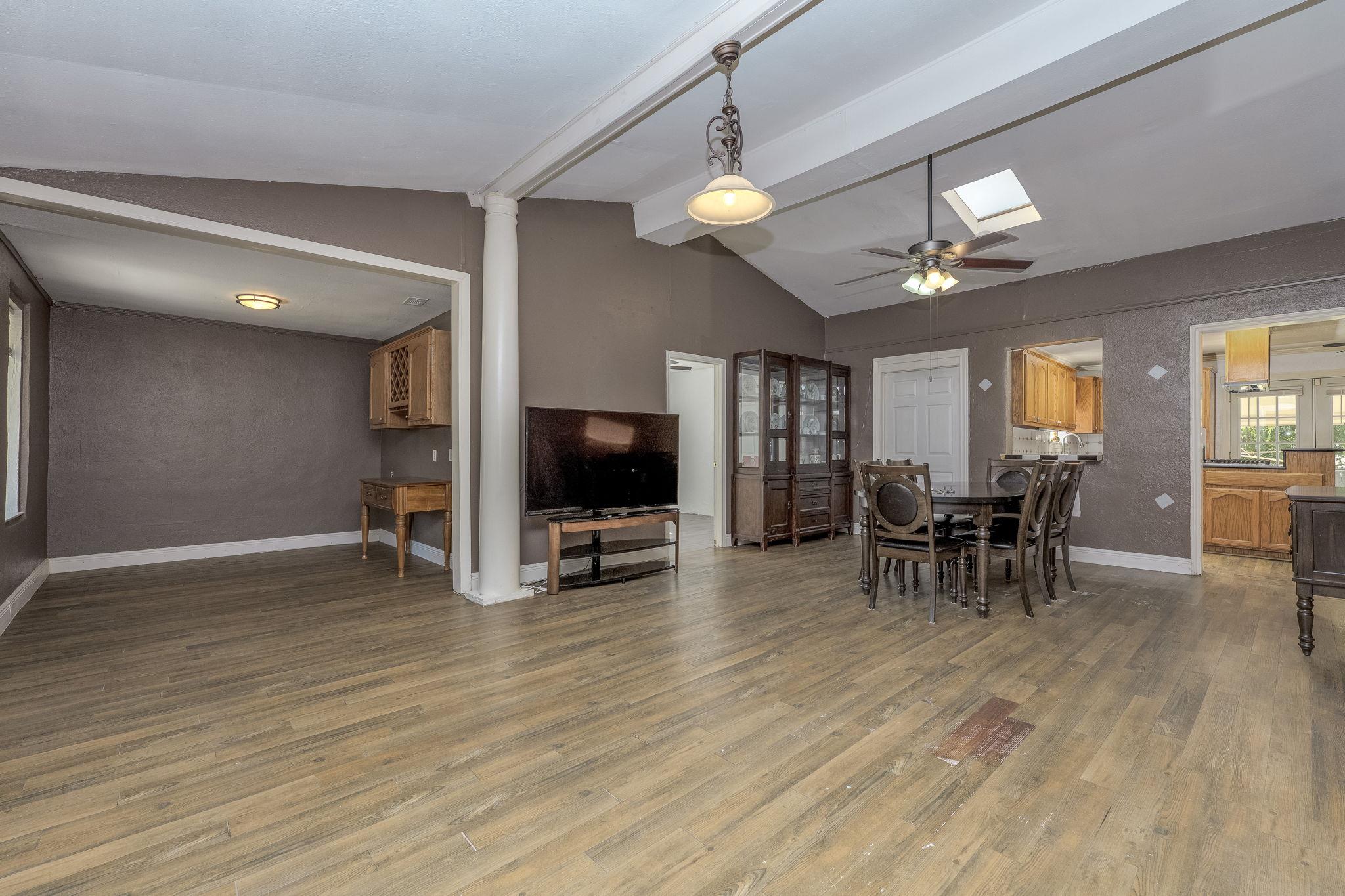 308 Regina Dr, Buda, TX 78610